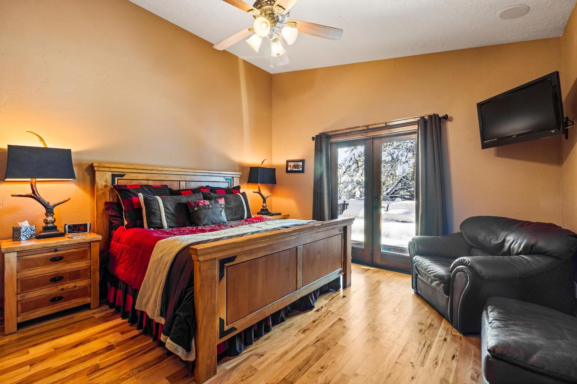 New! Black Bear Inn - Pet Friendly - Trailer Parking - Walk To Lake - Rustic Donnelly Buitenkant foto