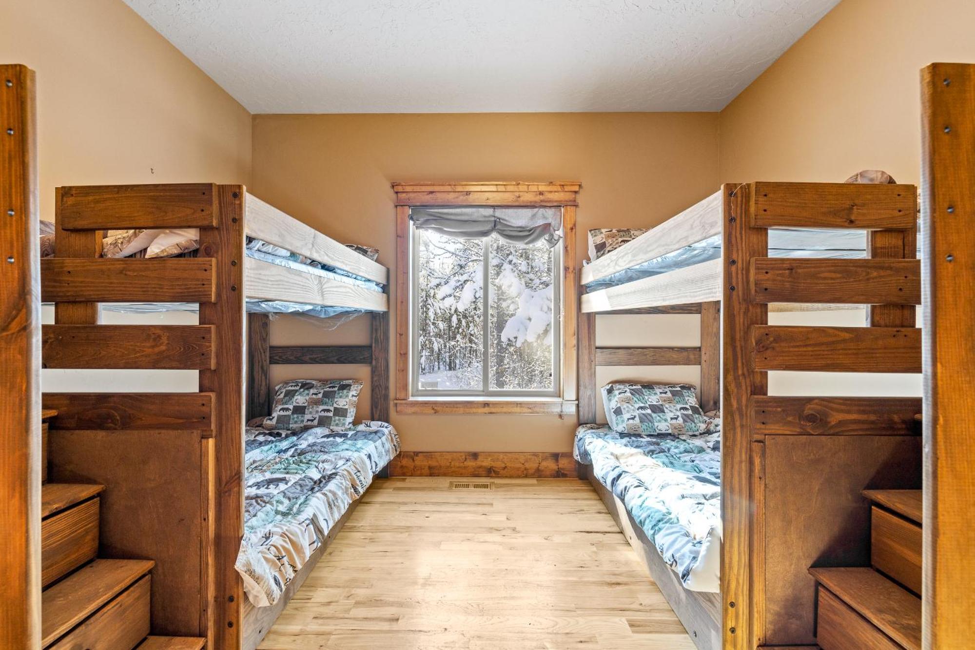 New! Black Bear Inn - Pet Friendly - Trailer Parking - Walk To Lake - Rustic Donnelly Buitenkant foto